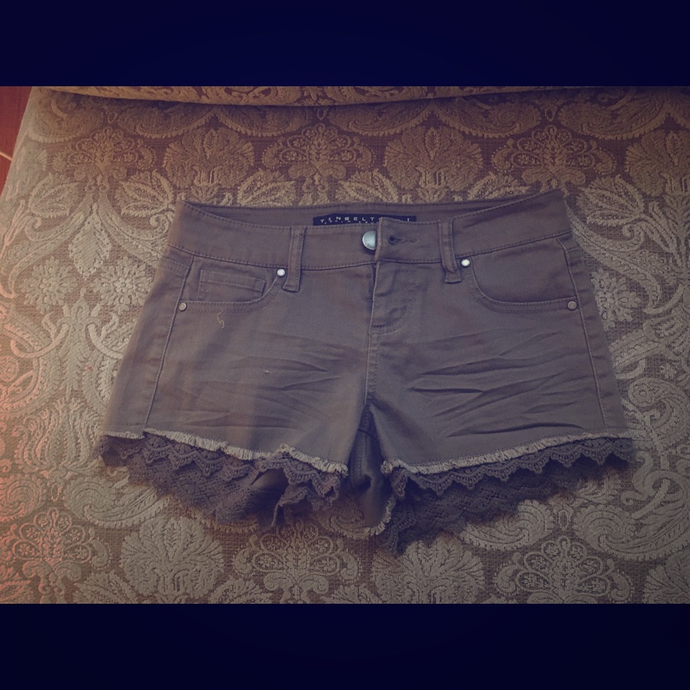 Tillys camo green shorts